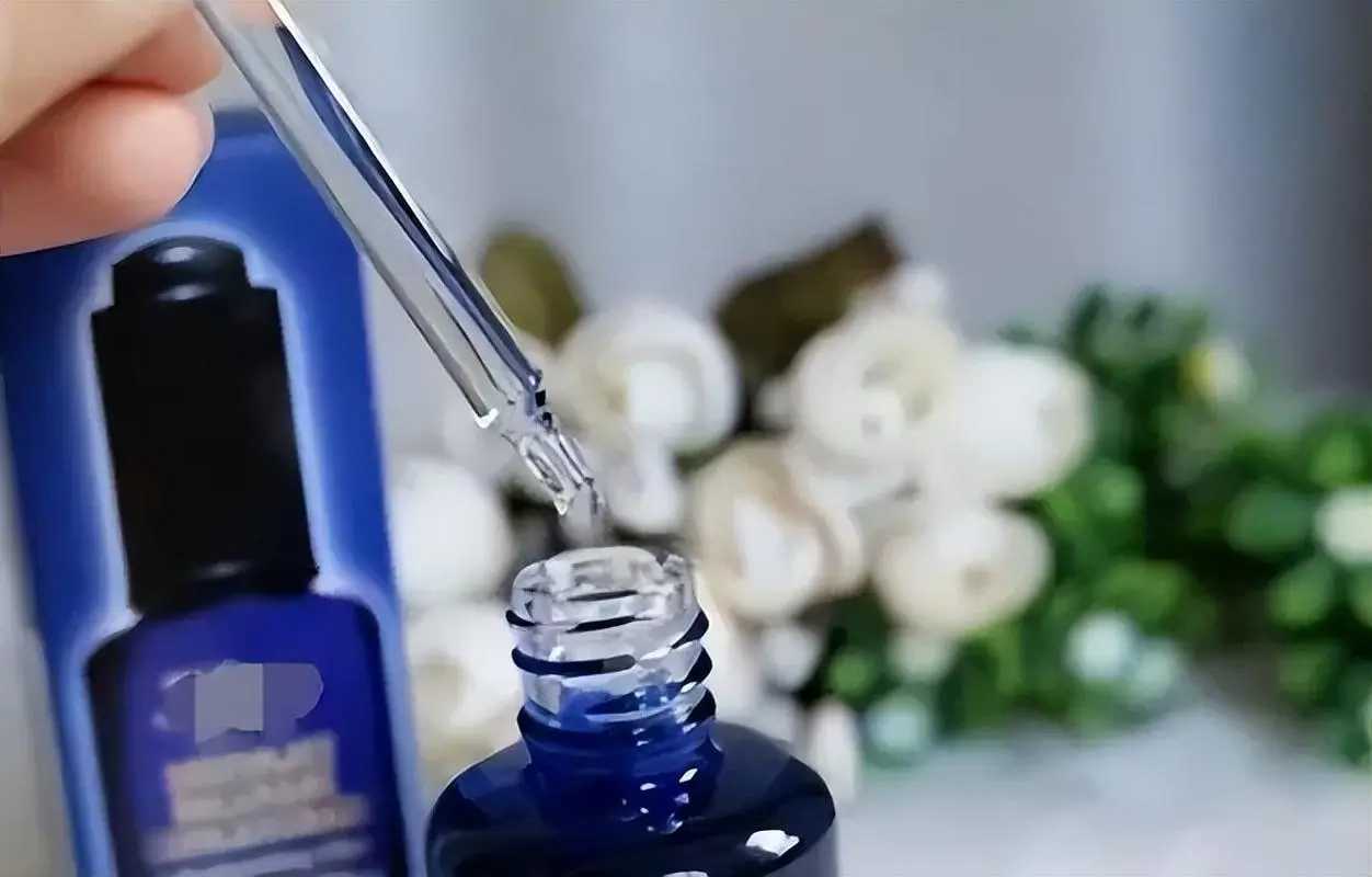 为什么精华不能直接涂在脸上？