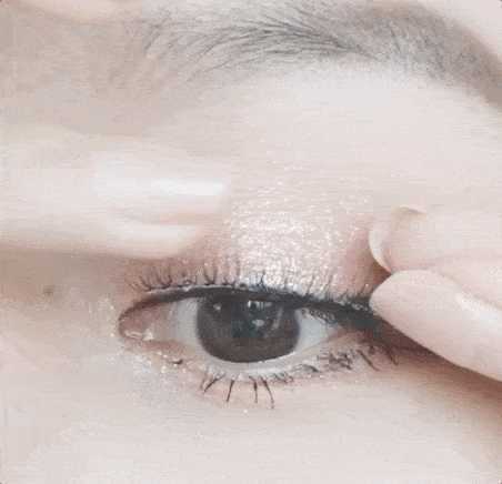 初学者怎么粘假睫毛?超详细保姆级教程手残党也能学会的假睫毛贴法 初学者怎么粘假睫毛?超详细保姆级教程手残党也能学会的假睫毛贴法