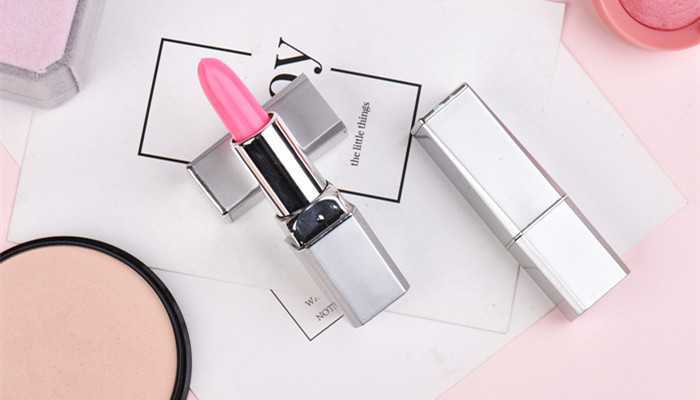 唇膏和唇膜有什么区别 唇膏和唇膜有什么区别