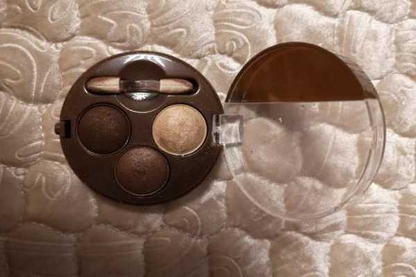 妙巴黎三色眼影好用吗?妙巴黎三色眼影怎么样 妙巴黎三色眼影好用吗?妙巴黎三色眼影怎么样