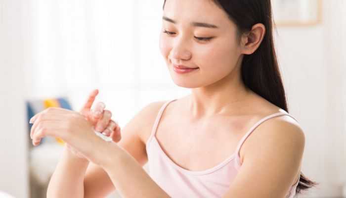 脸部肤色不均匀怎么改善 脸部肤色不均匀怎么改善