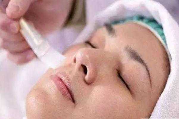 刷酸祛痘一般要刷几次？刷酸祛痘对皮肤有损害吗