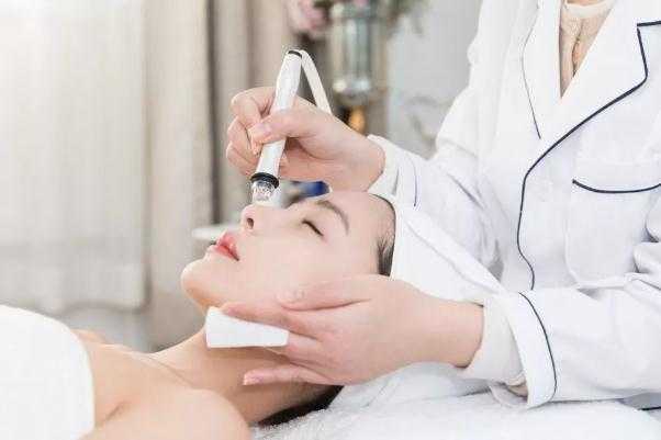 刷酸祛痘一般要刷几次？刷酸祛痘对皮肤有损害吗