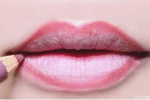 如何使用唇线笔?唇线笔可以用什么代替 如何使用唇线笔?唇线笔可以用什么代替