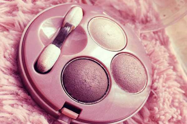 妙巴黎三色眼影好用吗?妙巴黎三色眼影怎么样 妙巴黎三色眼影好用吗?妙巴黎三色眼影怎么样