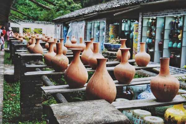 被誉为瓷都的景德镇位于哪个省份