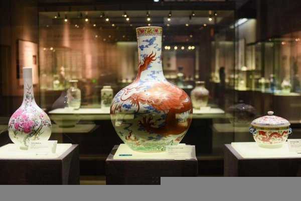 被誉为瓷都的景德镇位于哪个省份