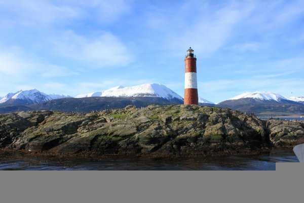 中国离哪个国家最远