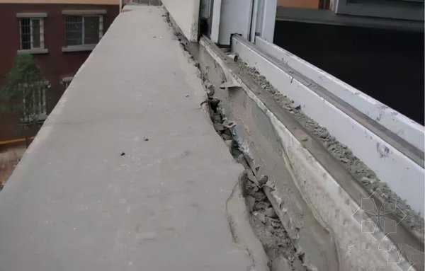 窗户下雨就往里面渗水怎么办