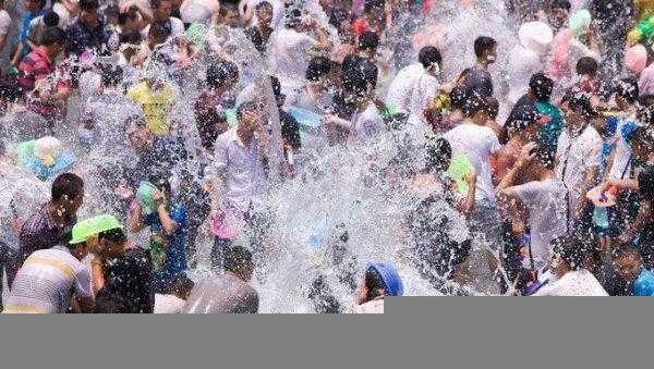 傣族泼水节的习俗有哪些