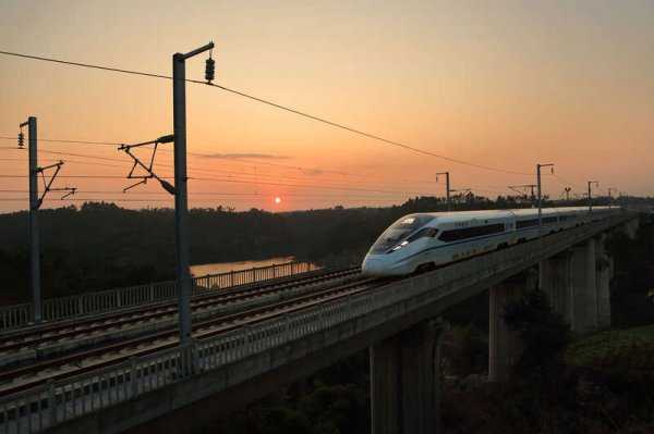 新中国第一条铁路是哪条