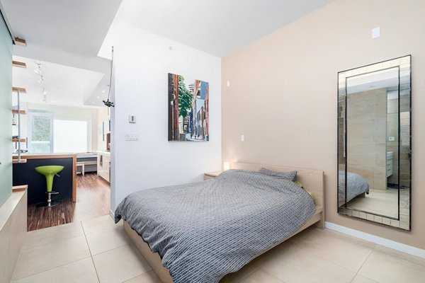 镜子不能对着床是迷信吗