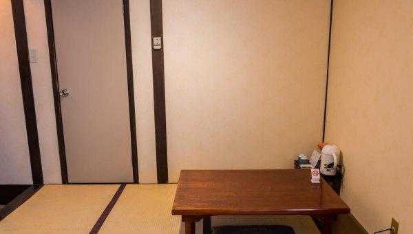 做榻榻米好还是买床好