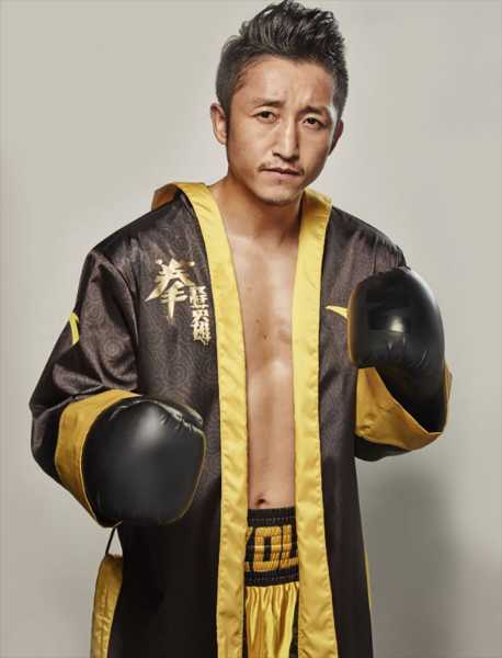 中国拳王邹市明简介