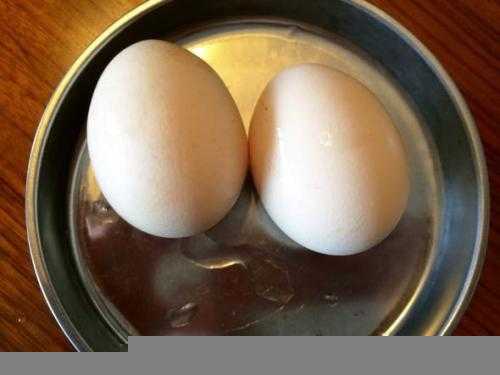 双黄蛋是激素催出来的吗