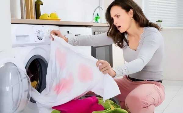 衣服混洗染色了怎么洗掉