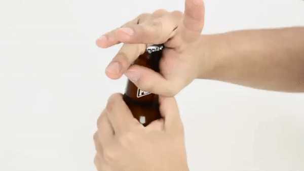 没有起子怎么开啤酒瓶
