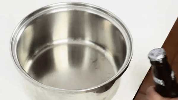 没有起子怎么开啤酒瓶