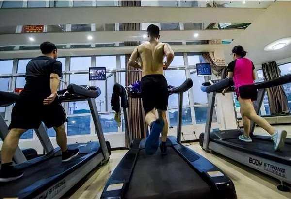 跑一千米的技巧