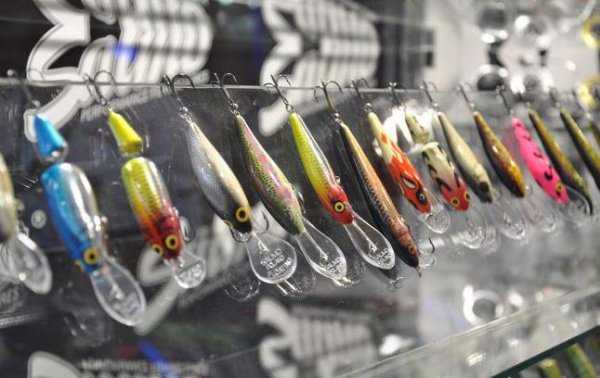 钓鱼打路亚是什么意思