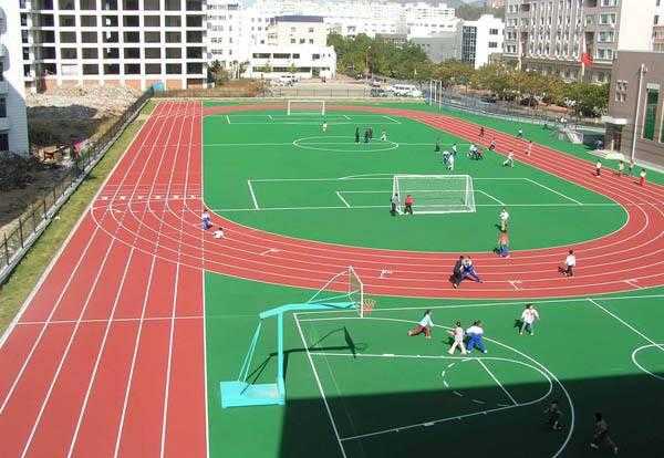 正规体育场塑胶跑道一圈多少米