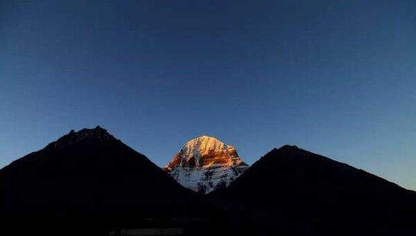 冈仁波齐为什么是神山