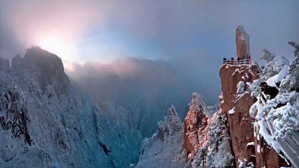 泰山和黄山哪个高一些