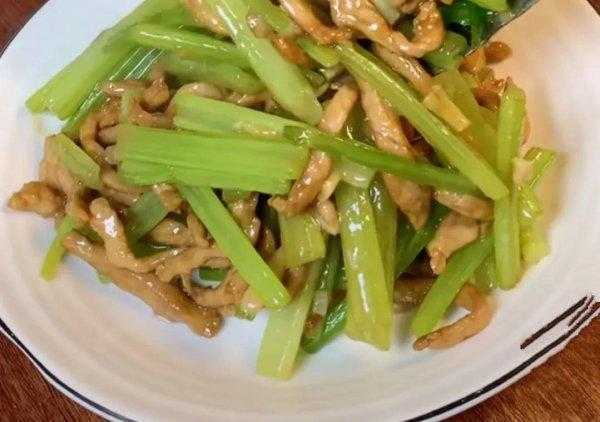 为什么肉一放下去就粘锅