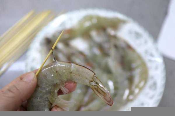 刚买回来的大虾怎么处理干净