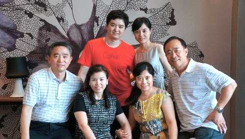 两家父母初次见面带什么礼物