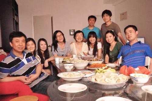 两家父母初次见面带什么礼物