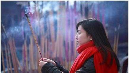 礼佛上香的正确姿势及礼仪