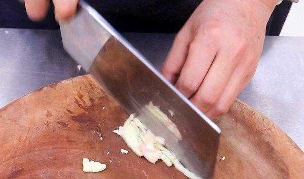 炸鸡翅用什么粉炸的更酥脆