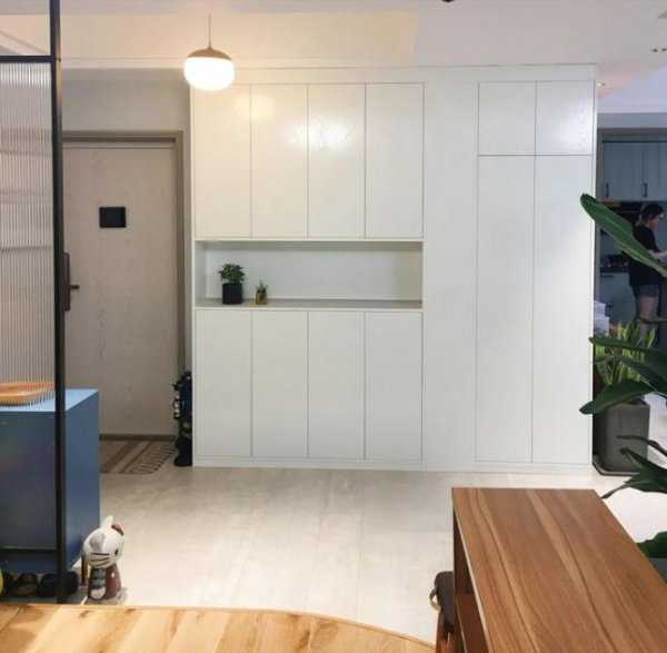 进门就是客厅怎么设计玄关