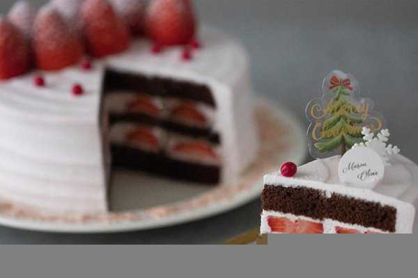 为什么慕斯蛋糕比奶油蛋糕贵