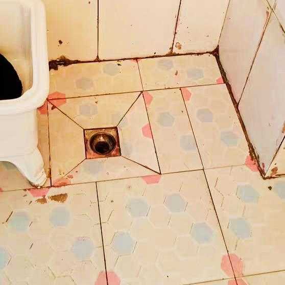 洗厕所污垢用什么最好