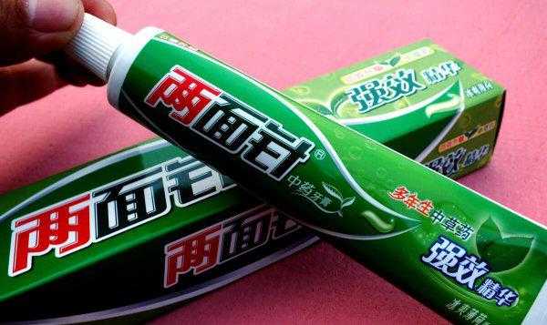 牙膏尾部的颜色代表着什么