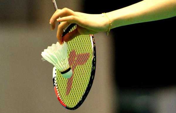 羽毛球拍磅数怎么选