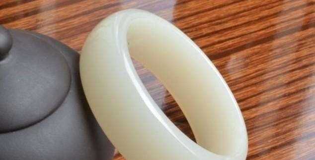 哪些属相不适合戴玉