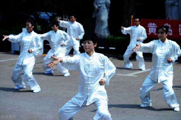 八段锦动作特点