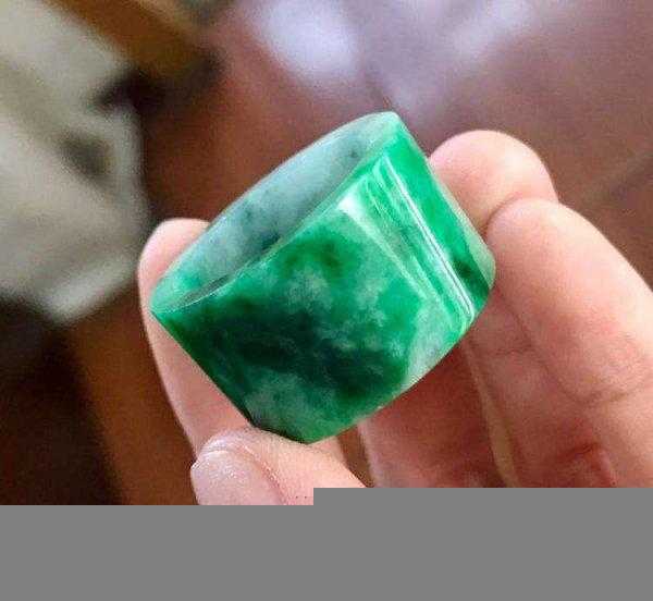 扳指的戴法及意义