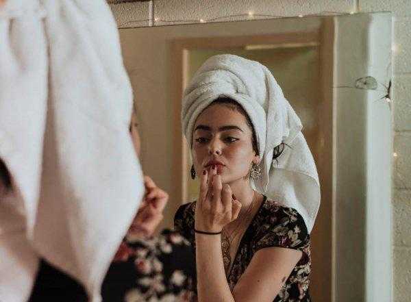 镜子比本人丑还是漂亮