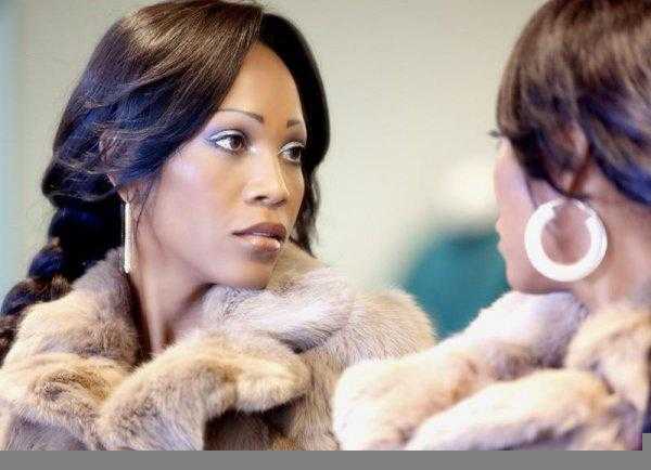 镜子比本人丑还是漂亮