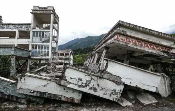 鱼为什么会跳出水面