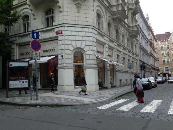 jimmychoo中文名叫什么名字