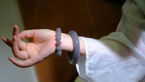 和田玉烟紫值得入手吗