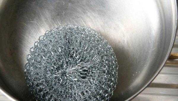 不锈钢锅烧黄了怎么能去除