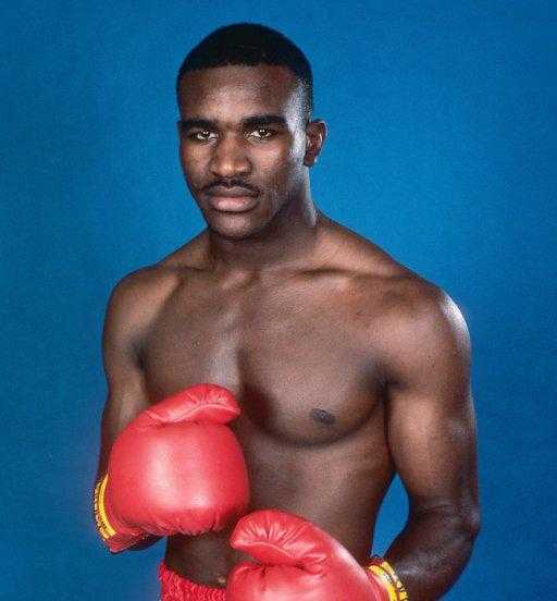 霍利菲尔德和泰森哪个厉害