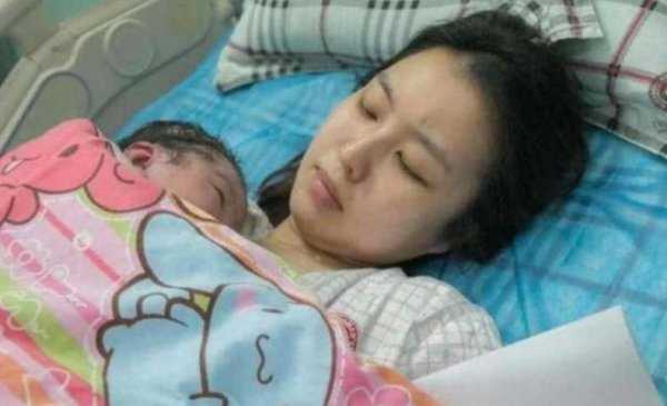 宝宝先叫爸爸好还是妈妈好