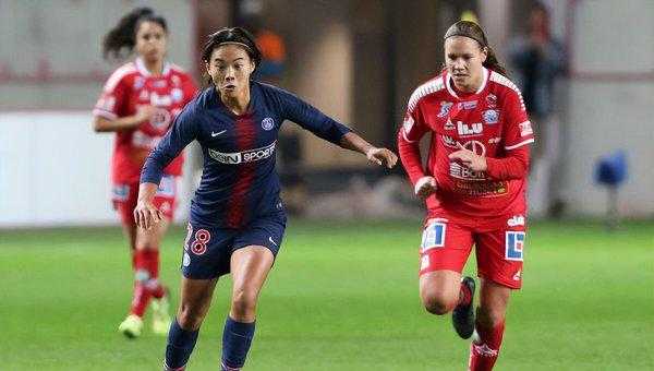 王霜为什么不在巴黎踢球了